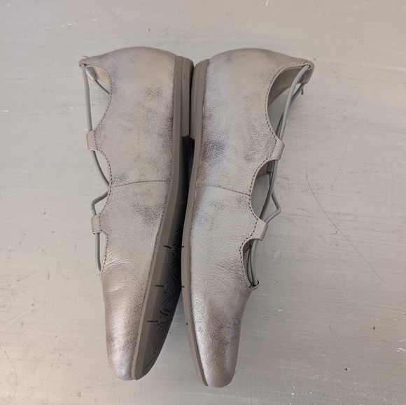 Earthies by Earth  women’s leather ballet Essen silver metalli Size 6 B - Picture 8 of 10